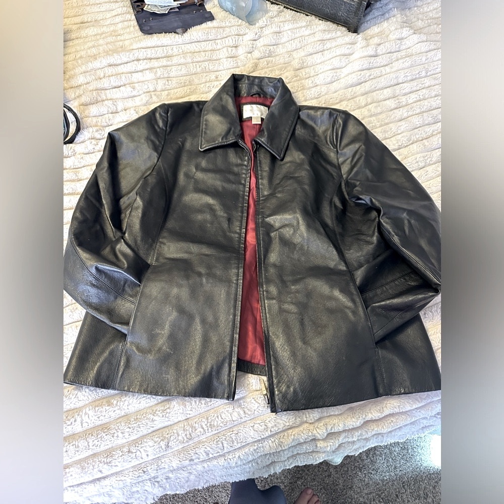 Leather jacket. - Picture 2 of 7